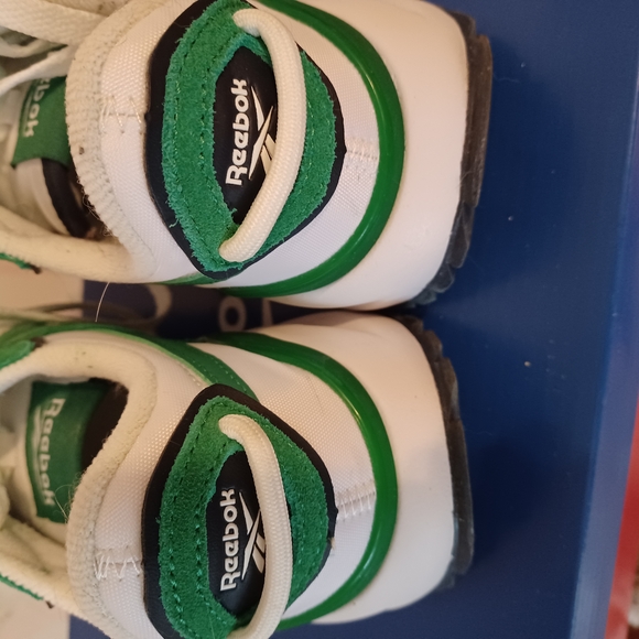 Reebok Womens Green and White Sneakers - Picture 6 of 9